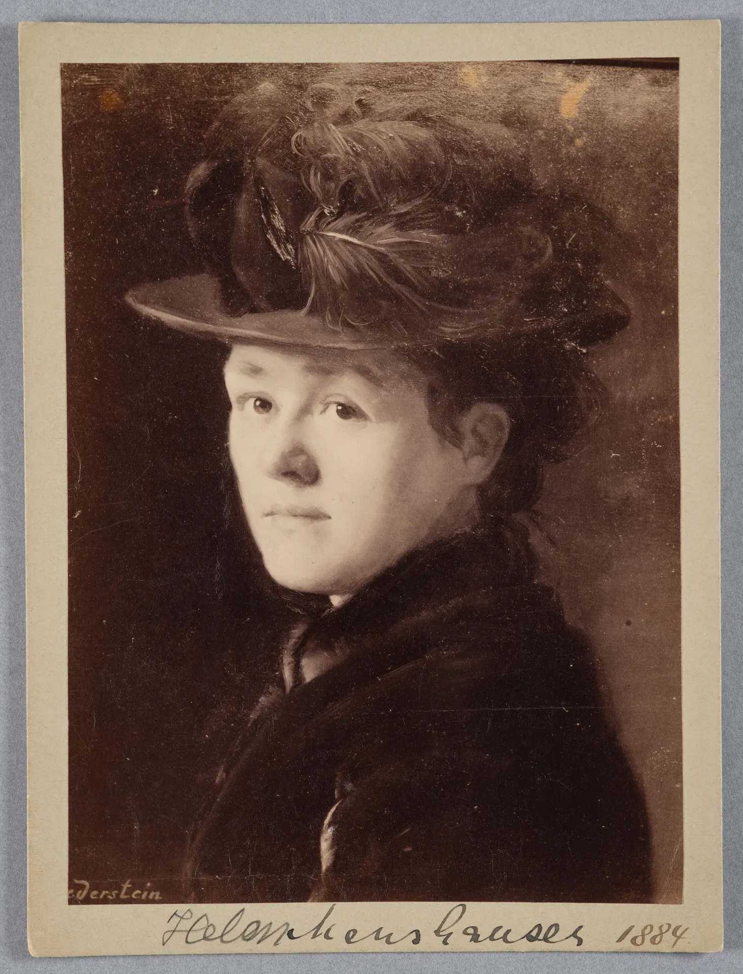 Ottilie W. Roederstein, Frau Menshausen mit Federhut, Gemälde, 1884