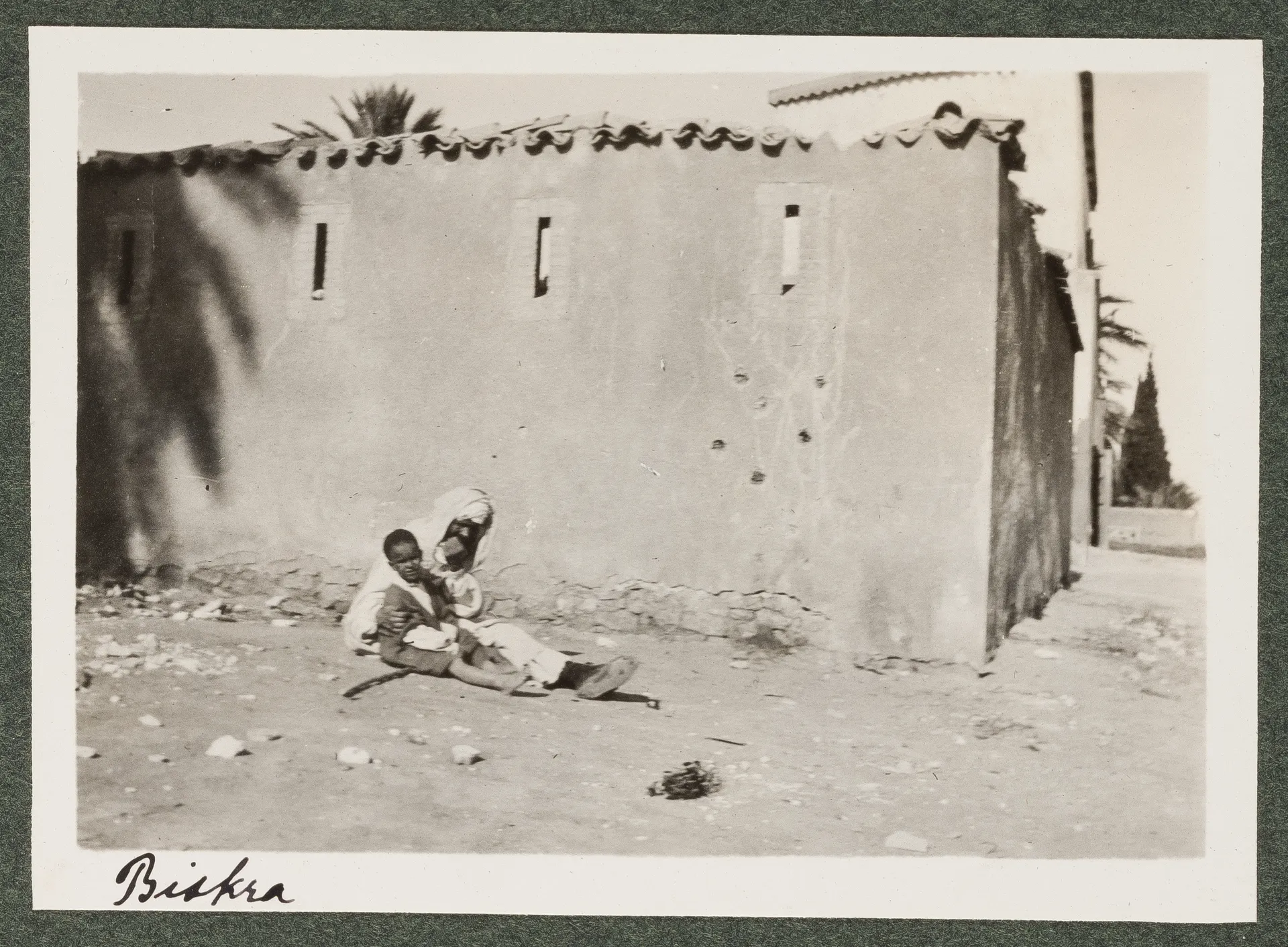 Mann und Kind in Biskra