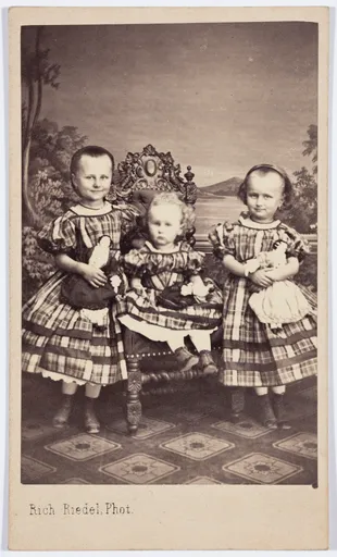 Johanna, Helene und Ottilie W. Roederstein