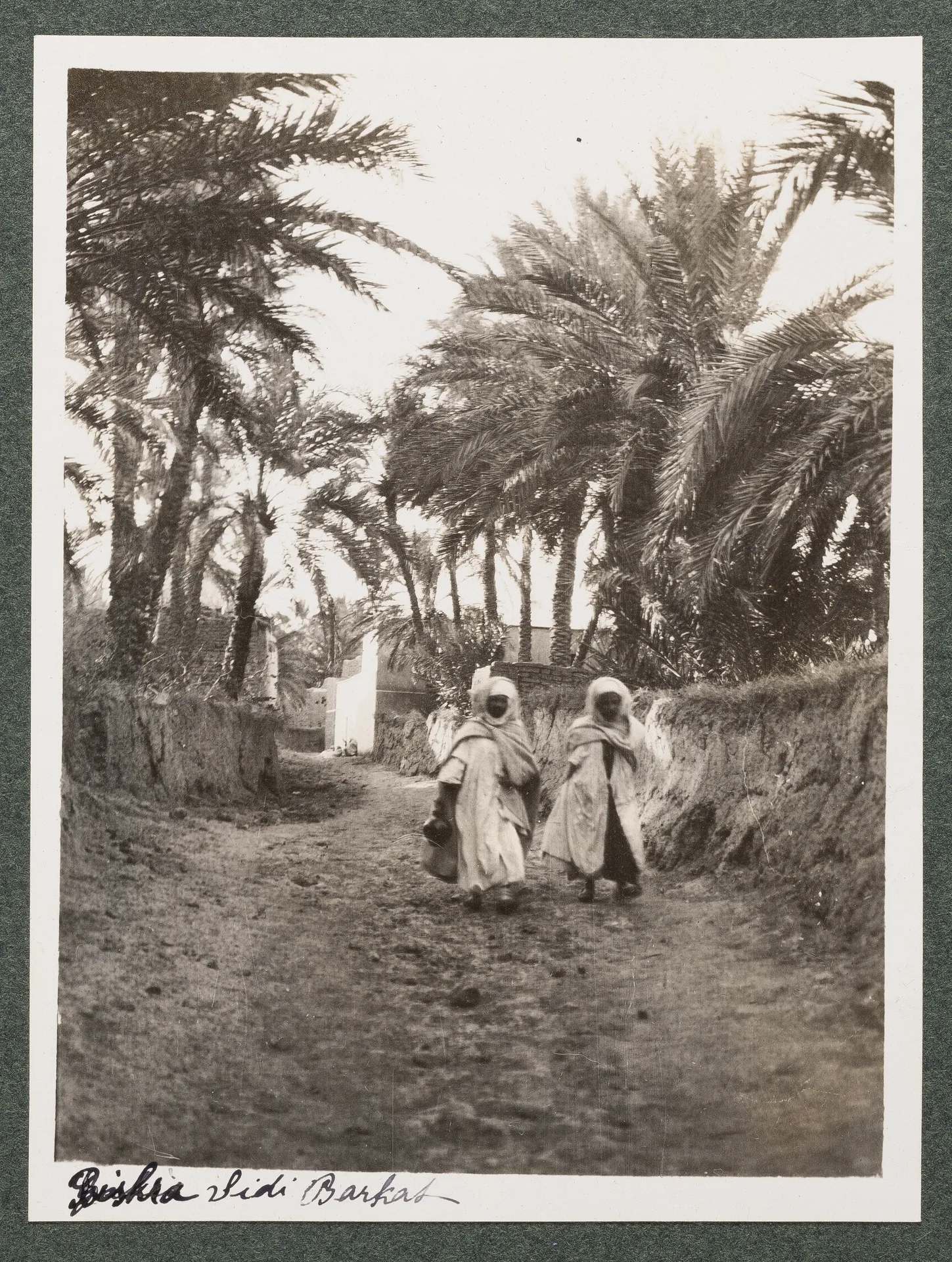 Zwei Menschen in Sidi Barkat, Biskra