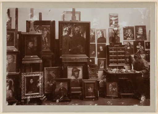 Ottilie W. Roederstein in ihrem Atelier im Städelschen Kunstinstitut, Frankfurt am Main