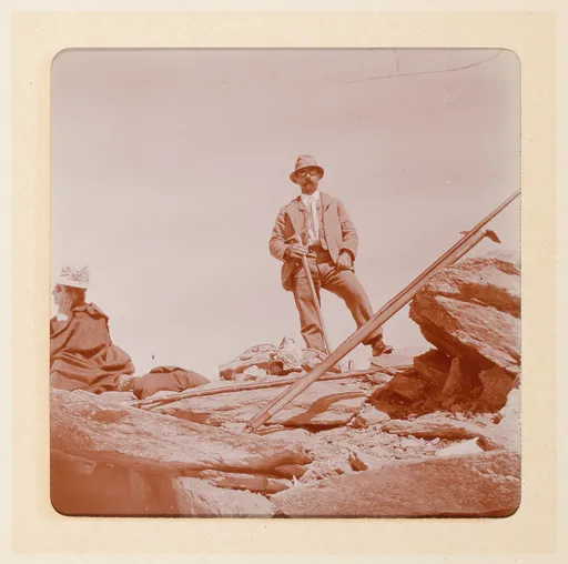 Elisabeth H. Winterhalter mit einem Mann auf dem Berg im Oberengadin