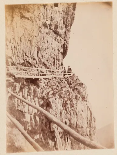 Elisabeth H. Winterhalter und Reinhard Roederstein auf dem Wanderweg zum Wildkirchli auf der Ebenalp