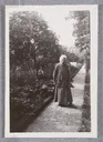Ottilie W. Roederstein im Garten, Hofheim am Taunus