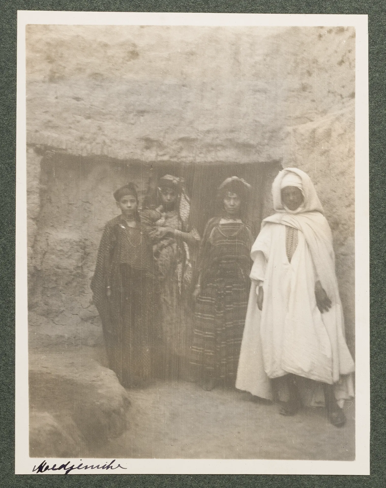 Die Familie des Reiseführers in Medjeniche, Biskra