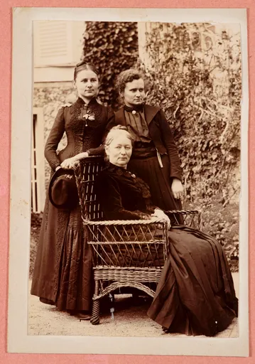 Ottilie W. Roederstein mit ihrer Mutter Alwina und ihrer Schwester Johanna