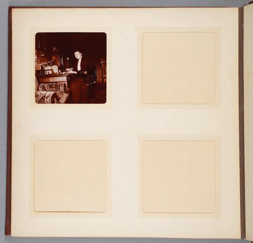 Fotoalbum: Sils Maria, Ansbach, Rothenburg, 1898, Seite 17