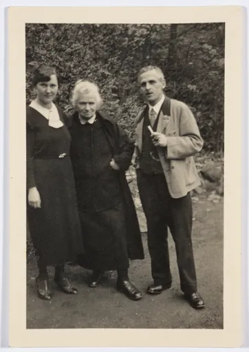 Ottilie W. Roederstein mit Hermann und Carli Jughenn, Hofheim am Taunus