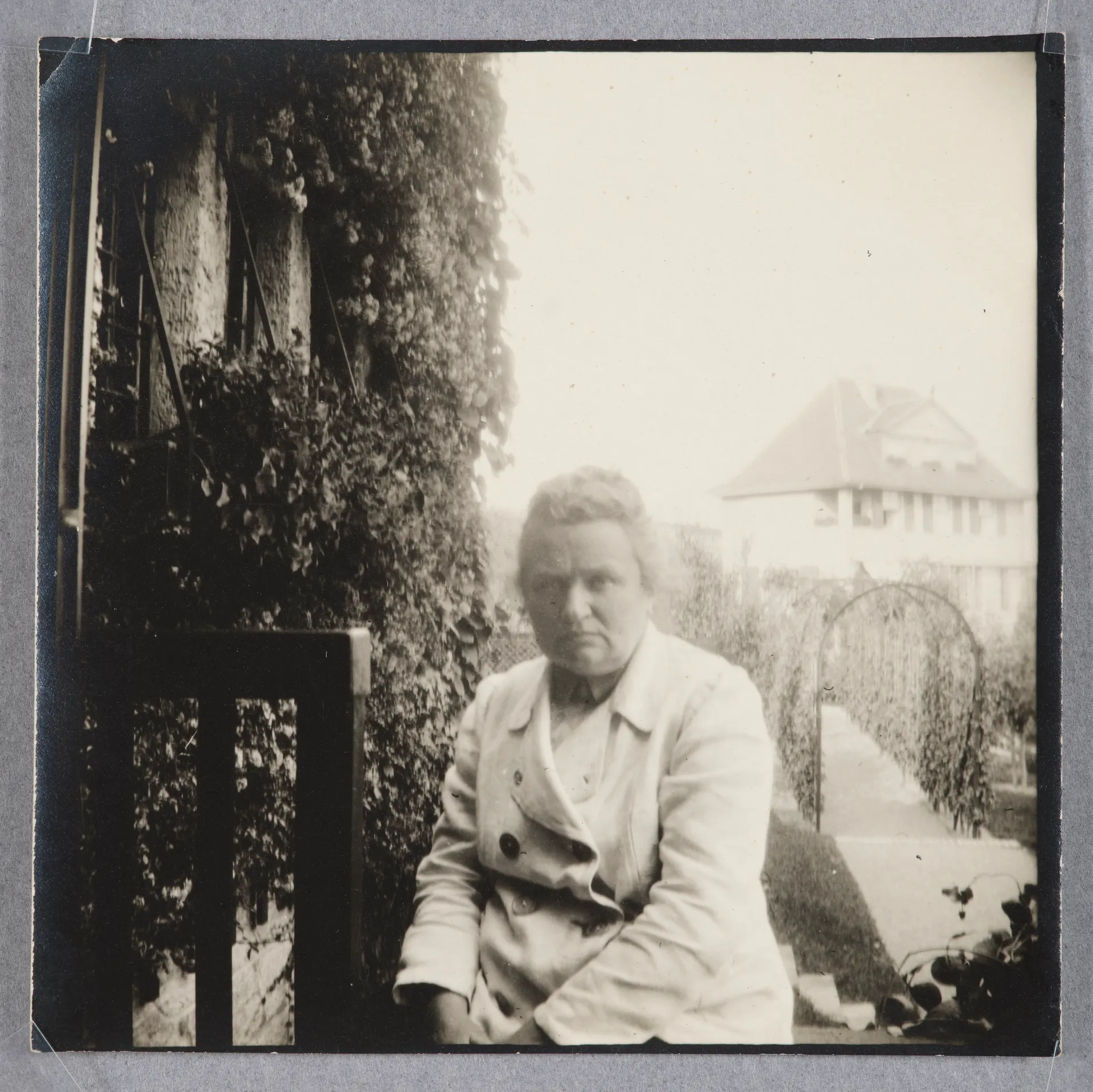 Ottilie W. Roederstein im Hofheimer Garten