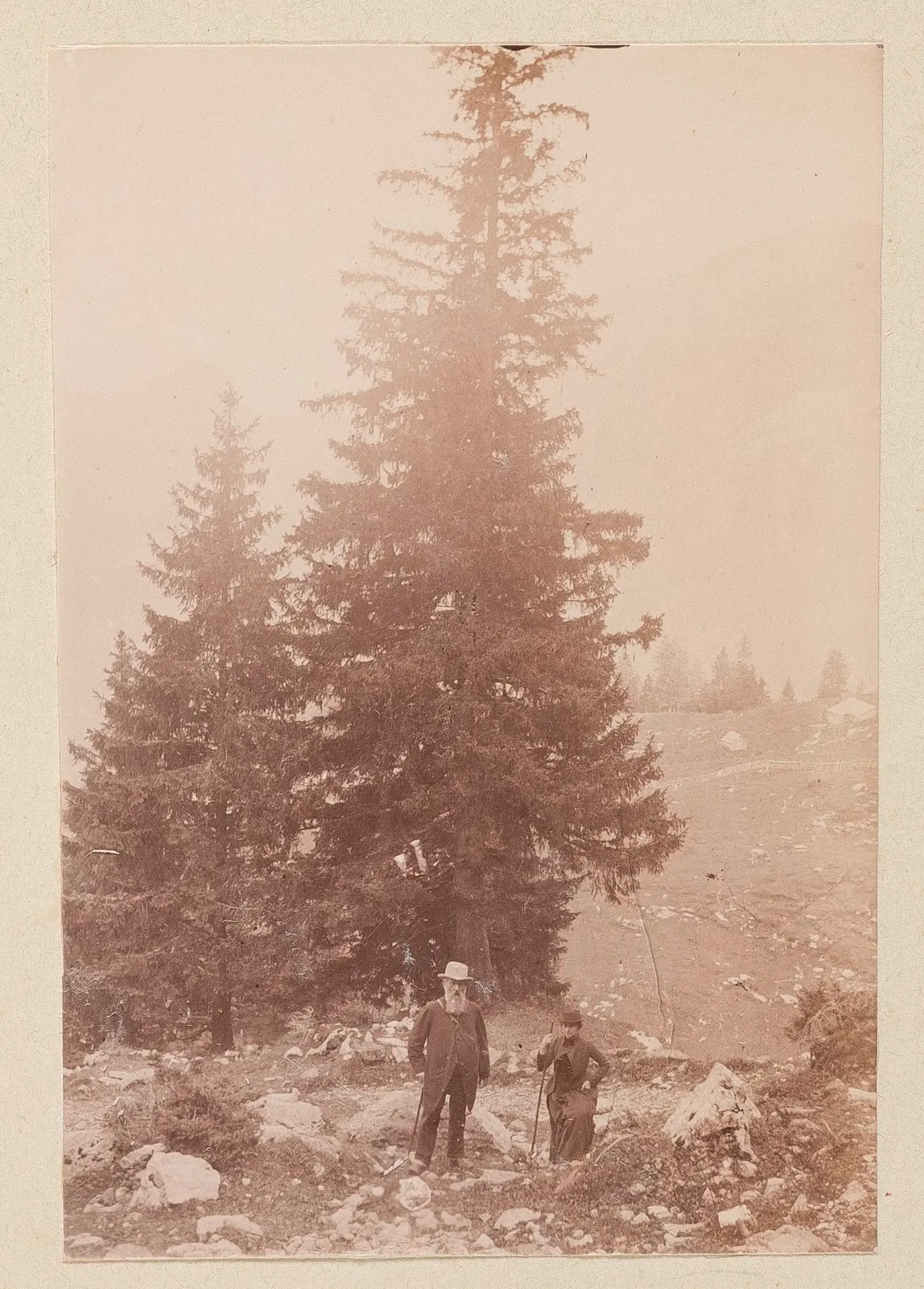 Reinhard Roederstein und Elisabeth H. Winterhalter beim Wandern in der Schweiz
