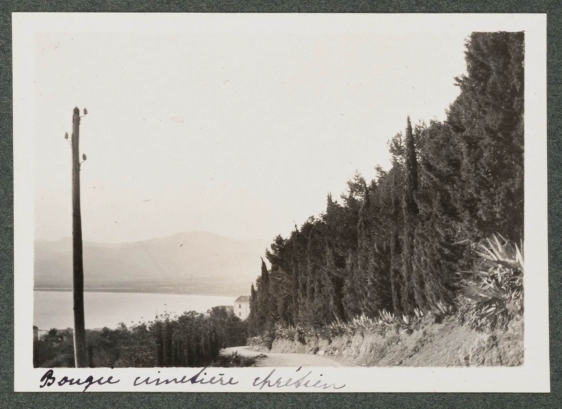 Der christliche Friedhof in Bejaïa