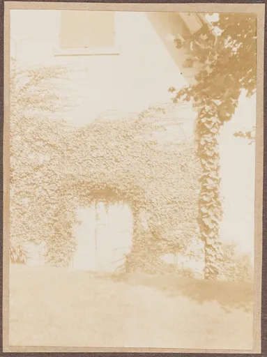 Außenansicht (Detail der Fassade) des Hauses von Ottilie W. Roederstein und Elisabeth H. Winterhalter, Hofheim am Taunus