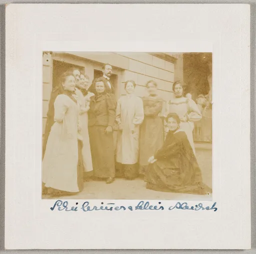 Ottilie W. Roederstein mit ihren Schülerinnen und Schülern im Städelschen Kunstinstitut, Frankfurt am Main