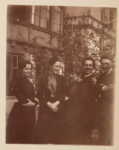 Elisabeth H. Winterhalter mit einer Gruppe von Studentinnen und Studenten, Zürich