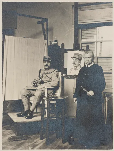 Ottilie W. Roederstein mit Modell in ihrem Atelier, Hofheim am Taunus