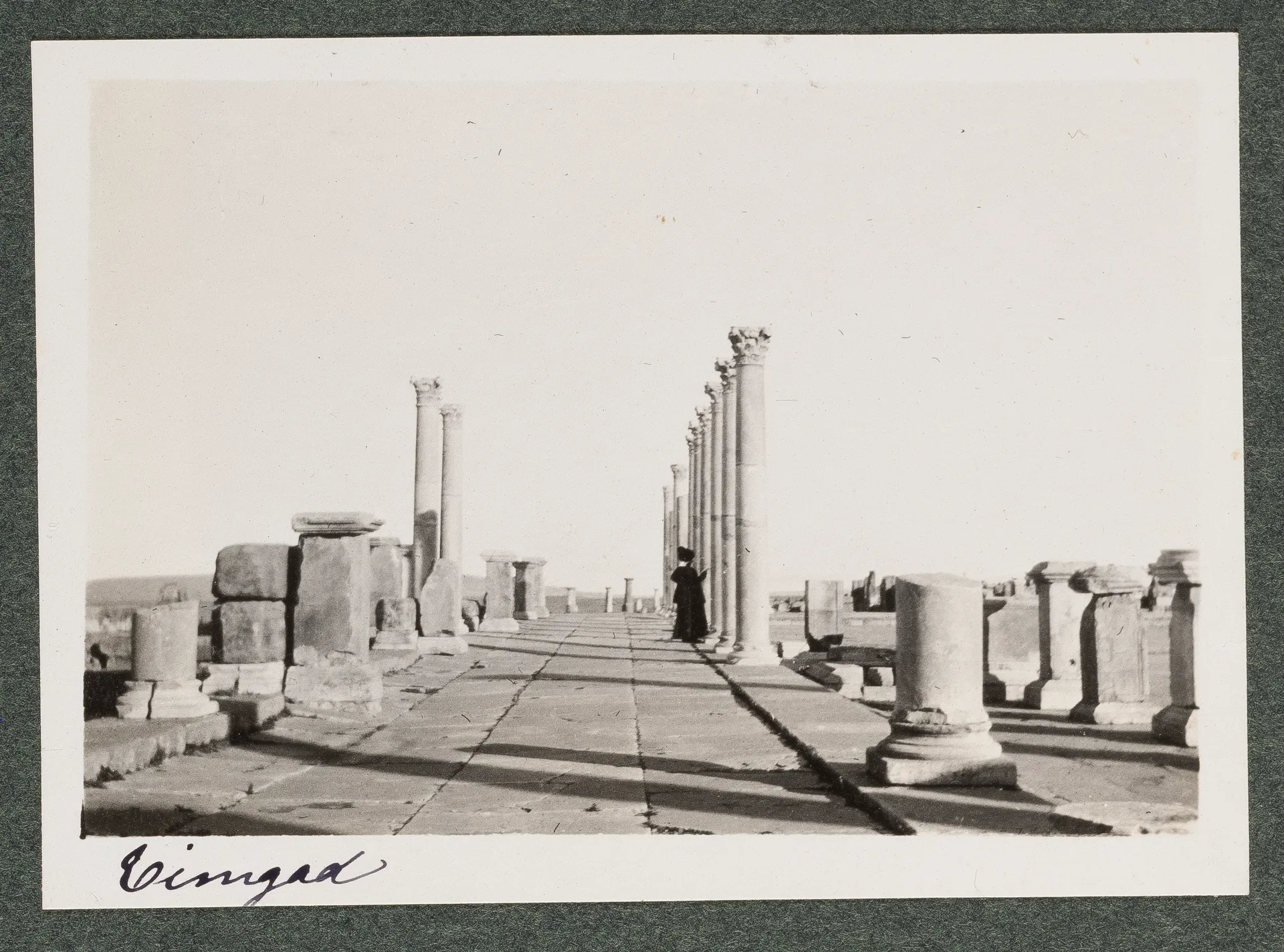 Elisabeth H. Winterhalter in Timgad