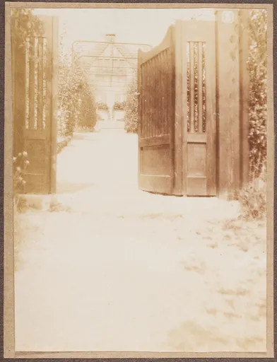 Tor des Hauses von Ottilie W. Roederstein und Elisabeth H. Winterhalter, Hofheim am Taunus