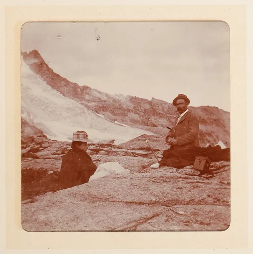 Elisabeth H. Winterhalter mit einem Mann auf dem Berg im Oberengadin