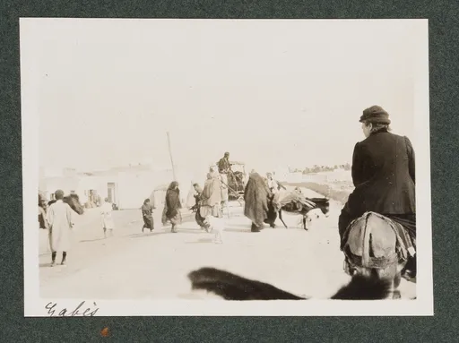 Ottilie W. Roederstein auf einem Esel, Gabès