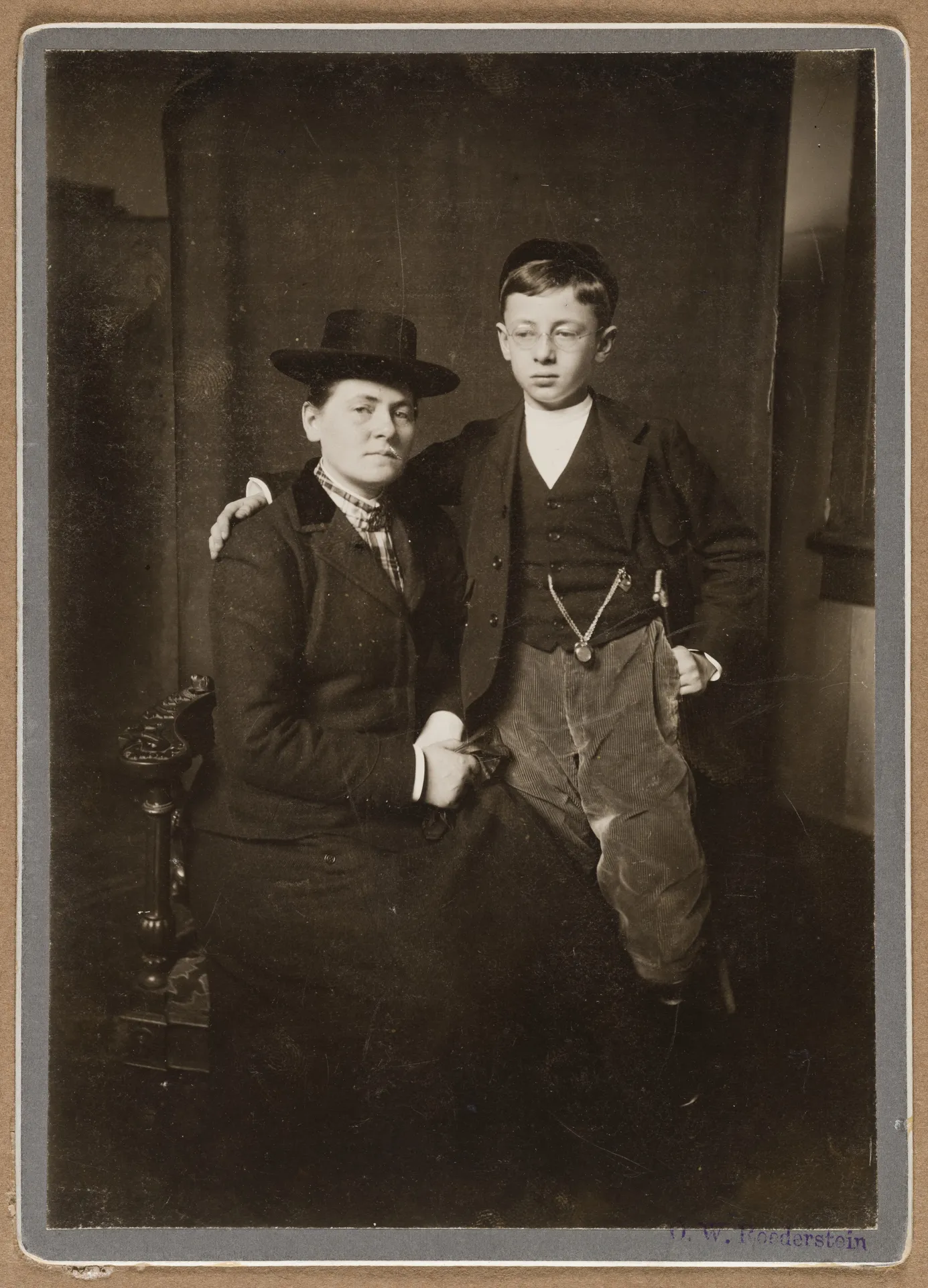 Gabriele von Wartensleben mit ihrem Sohn Willy von Wartensleben