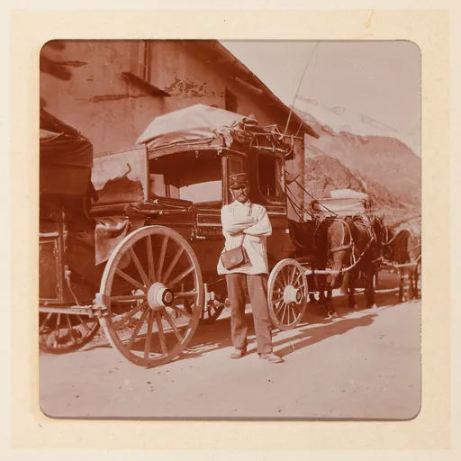 Kutscher vor einer Pferdekutsche