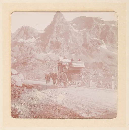 Pferdekutsche in den Schweizer Bergen